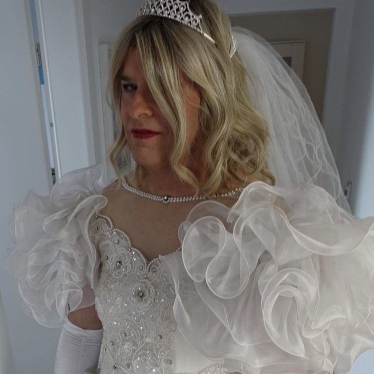 Einmal Braut sein  - Brautkleider für Männer, Crossdresser und Transgender